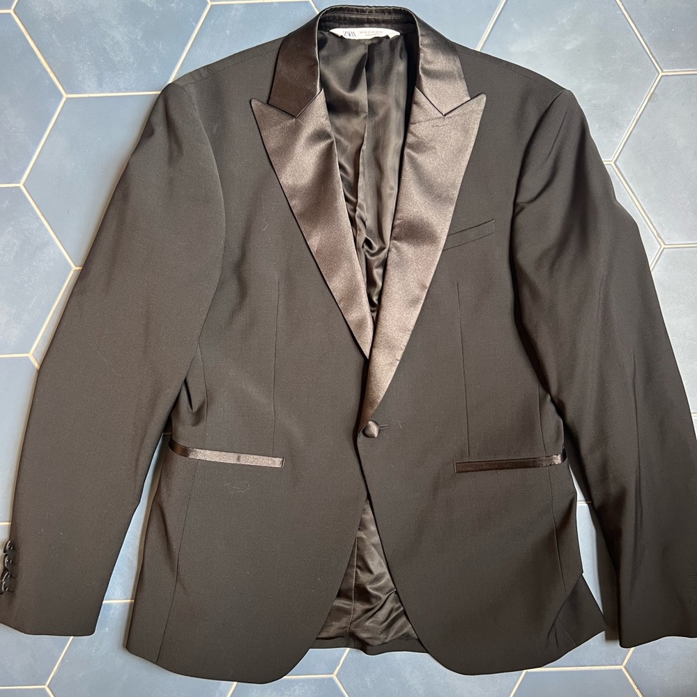 Zara Tux 38R